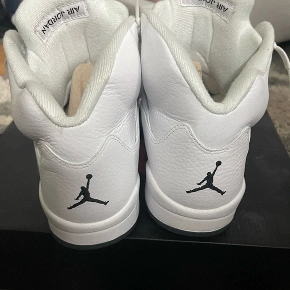 Retro Jordan 5 Metallic White (2015) Size 11